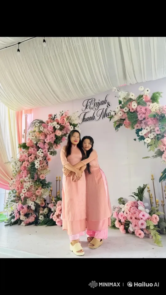 Traditional Dress Fight in Floral Setting – AI Generated Video | Hailuo AI