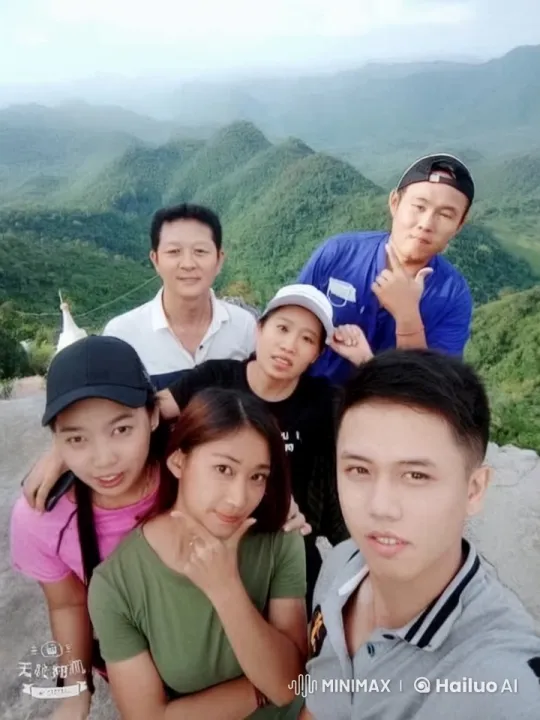 Friends Practice Kungfu on Scenic Hilltop – AI Generated Video | Hailuo AI