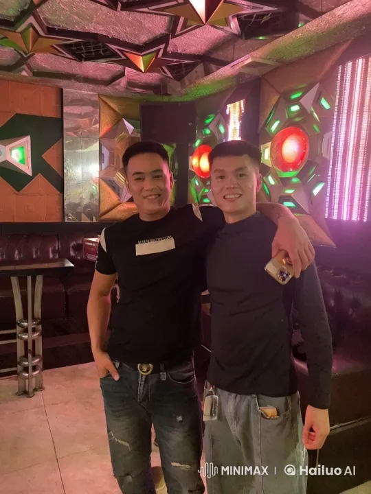 Kung Fu Display in Colorful Club Setting – AI Generated Video | Hailuo AI