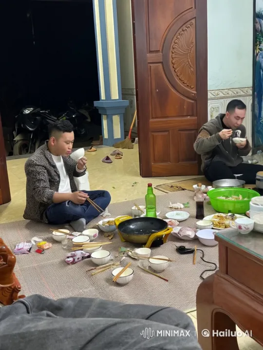 Dinner Turned Kungfu Duel in Domestic Setting – AI Generated Video | Hailuo AI