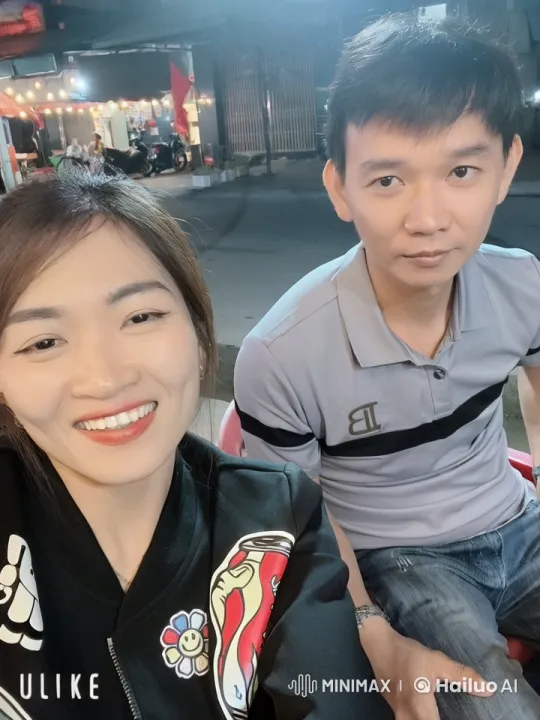 Woman Demonstrates Kungfu Skills to Man at Night – AI Generated Video | Hailuo AI