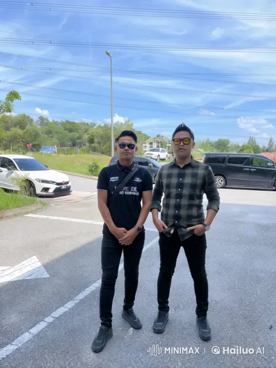 Dynamic Kung Fu Sparring in Parking Lot – AI Generated Video | Hailuo AI