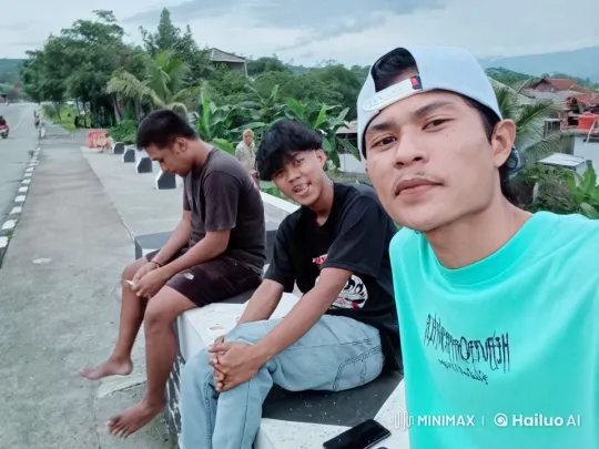 Two Individuals Engaged in Conflict – AI Generated Video | Hailuo AI