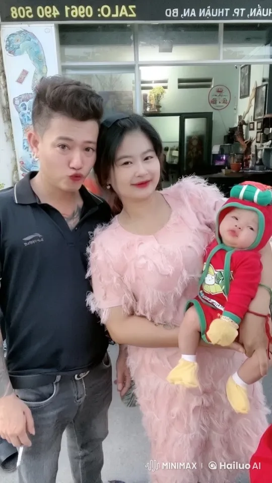 Mother and Baby Perform Impressive Kung Fu Together – AI Generated Video | Hailuo AI