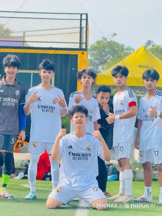 Young Soccer Players Perform Martial Arts in Dramatic Display – AI Generated Video | Hailuo AI