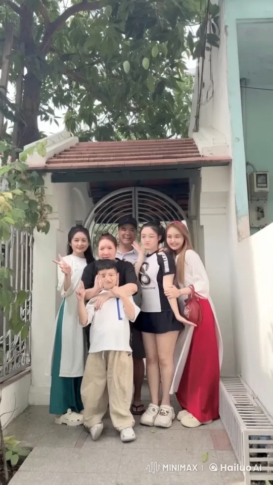 Group Enjoying Playful Fight Scene in Outdoor Setting – AI Generated Video | Hailuo AI