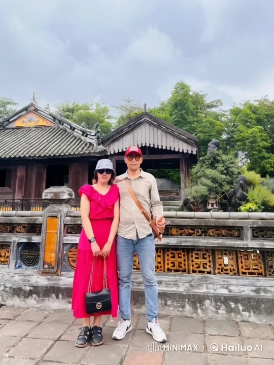 Historic Setting: Couple's Energetic Kung Fu Display – AI Generated Video | Hailuo AI