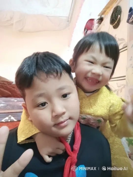 Children Practicing Playful Martial Arts in Cozy Room – AI Generated Video | Hailuo AI
