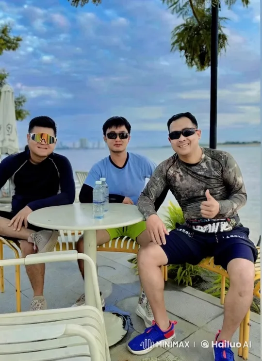 Outdoor Kung Fu Fight in Scenic Setting – AI Generated Video | Hailuo AI