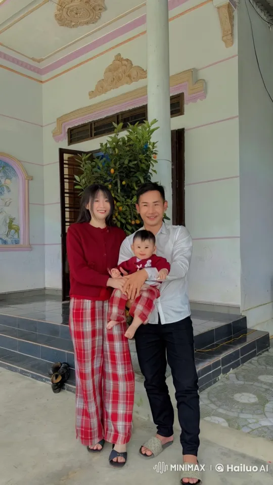 Family Demonstrates Kung Fu in Front of Home – AI Generated Video | Hailuo AI