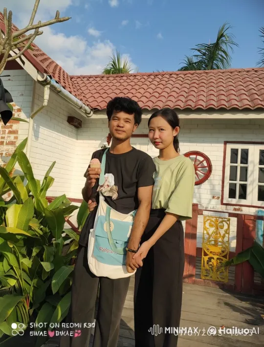 Casual Couple Displaying Martial Arts Skills in Rustic Setting – AI Generated Video | Hailuo AI
