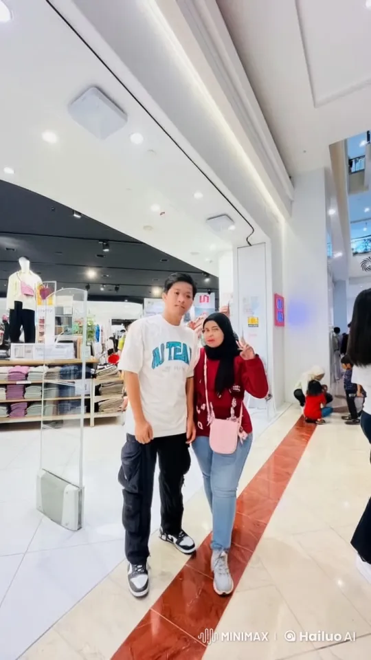 Kung Fu Fight in Bustling Mall Setting – AI Generated Video | Hailuo AI