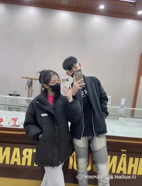 Dynamic Kung Fu Duo Showdown in a Jewelry Showcase Setting – AI Generated Video | Hailuo AI