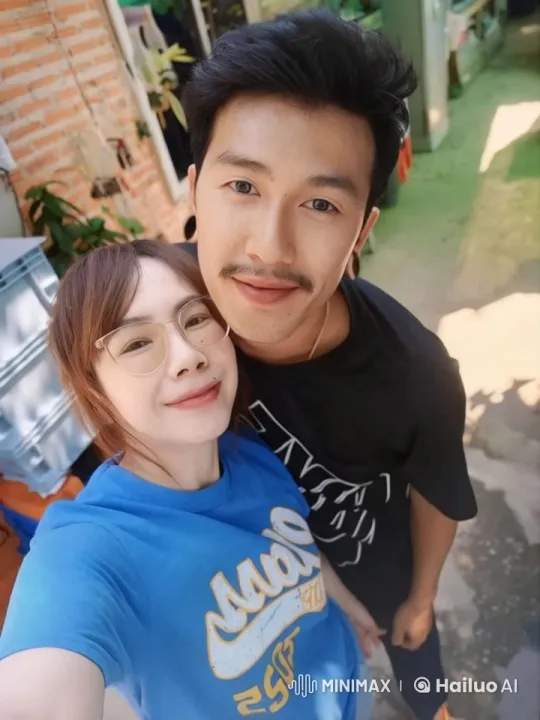 Couple Practicing Kung Fu in Casual Outdoor Setting – AI Generated Video | Hailuo AI