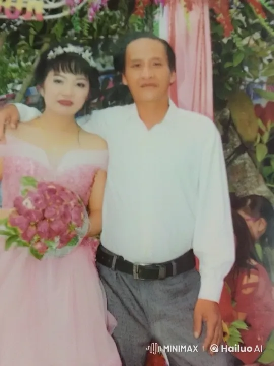 Joyful Wedding Celebration with Playful Bride and Kungfu Groom – AI Generated Video | Hailuo AI