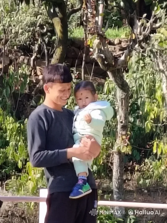 Affectionate Kiss Between Adult and Child in Nature – AI Generated Video | Hailuo AI
