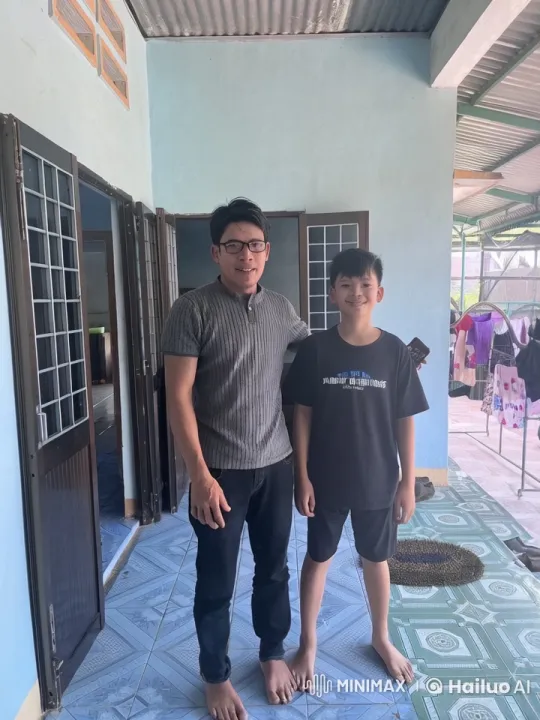 Family Kung Fu Training at Home – AI Generated Video | Hailuo AI