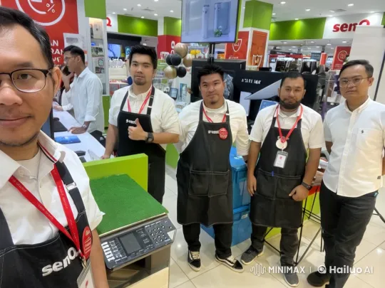 Electronics Store Employees Engage in Kung Fu Showdown – AI Generated Video | Hailuo AI