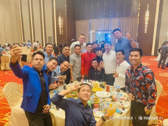 Kung Fu Fight Breaks Out at Luxury Banquet Hall – AI Generated Video | Hailuo AI