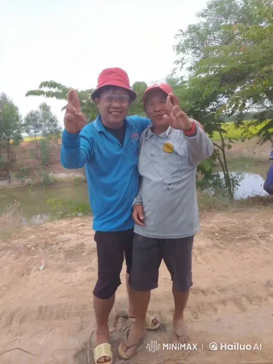 Summer Friendship in Rural Serenity – AI Generated Video | Hailuo AI