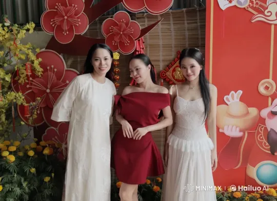 Elegant Women in Kung Fu Battle with Festive Decor – AI Generated Video | Hailuo AI