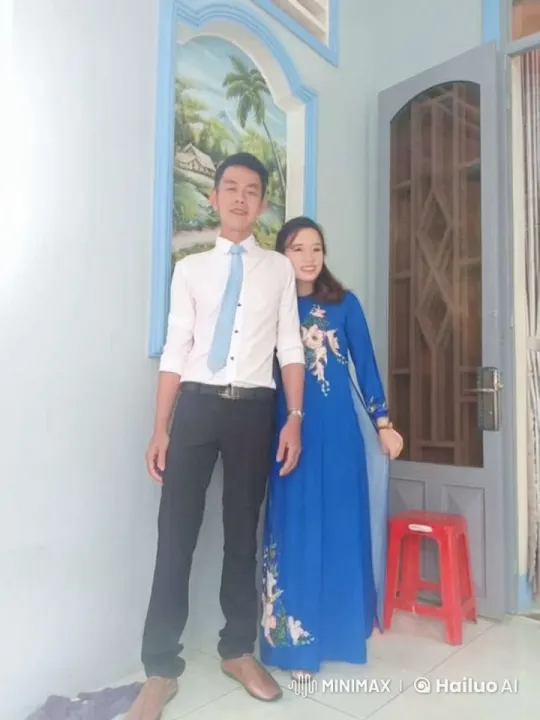 Formal Attire Kungfu Duel in Art-Adorned Room – AI Generated Video | Hailuo AI