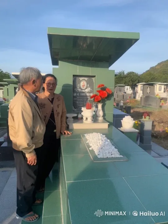 Elderly Man Demonstrates Advanced Kung Fu in Cemetery – AI Generated Video | Hailuo AI
