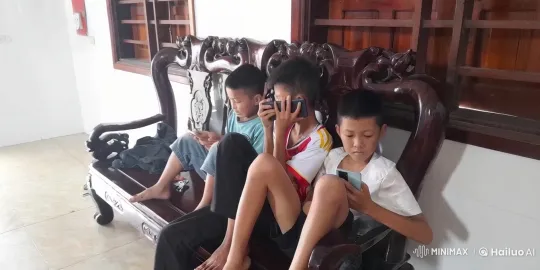 Children's Imaginative Play Fight on Bench – AI Generated Video | Hailuo AI