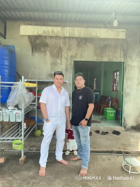 Martial Arts Display by Two Men in Backyard – AI Generated Video | Hailuo AI