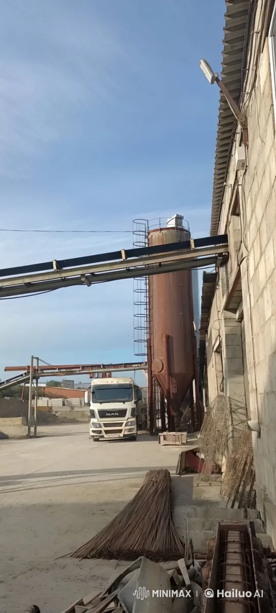 Autobot Transformation in Industrial Setting – AI Generated Video | Hailuo AI