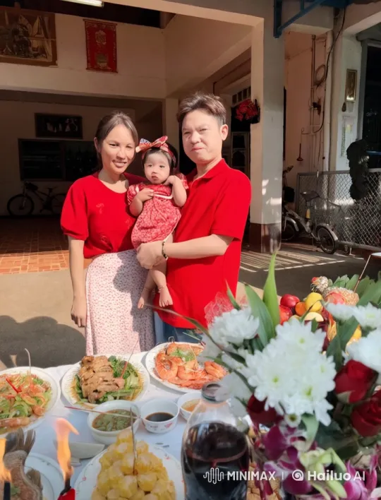 Family Celebrates with Red Clothes and Boxing Fun – AI Generated Video | Hailuo AI