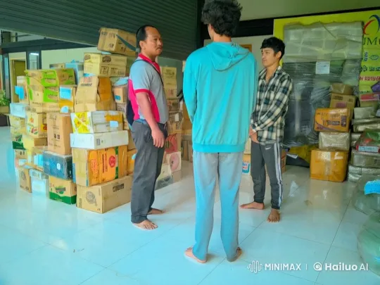 Intense Kung Fu Fight in a Warehouse Setting – AI Generated Video | Hailuo AI