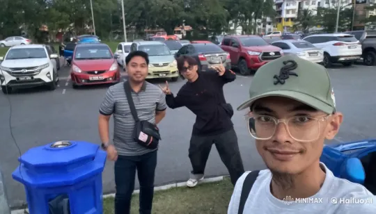 Men in Parking Lot with Casual and Kung Fu Action – AI Generated Video | Hailuo AI
