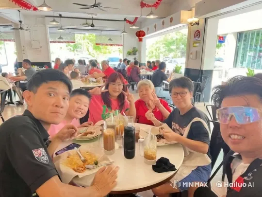 Energetic Kung Fu Display in Bustling Restaurant – AI Generated Video | Hailuo AI