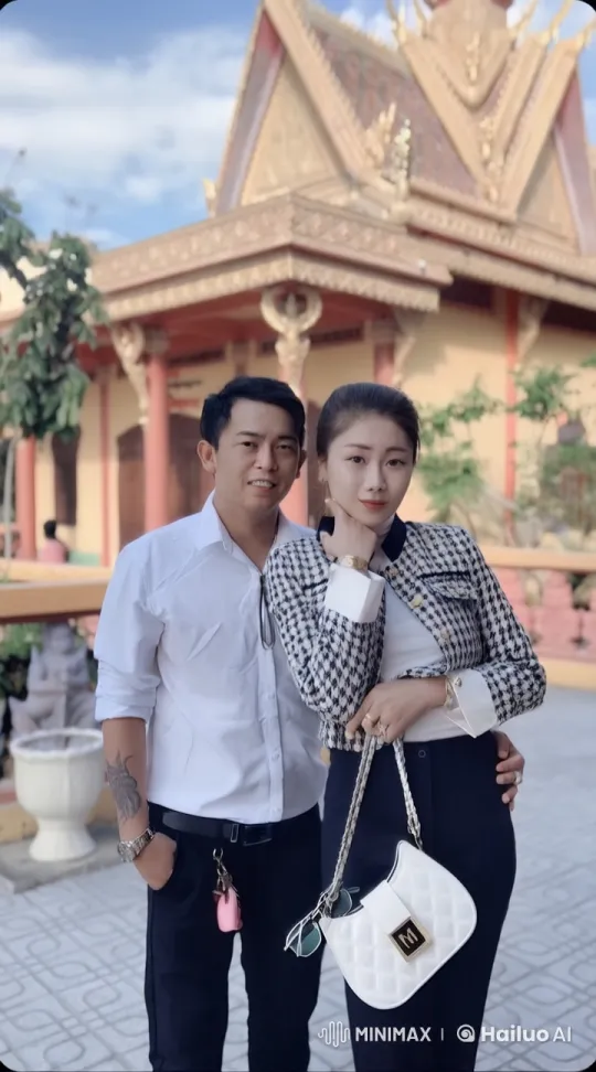 Kungfu Duel in Front of Ornate Temple – AI Generated Video | Hailuo AI