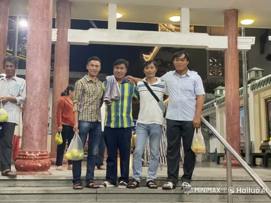 Four Men Display Kungfu Skills on Stairs at Night – AI Generated Video | Hailuo AI