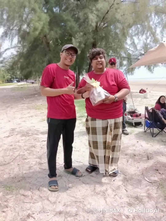 Beachside Friendship and Playful Sparring – AI Generated Video | Hailuo AI