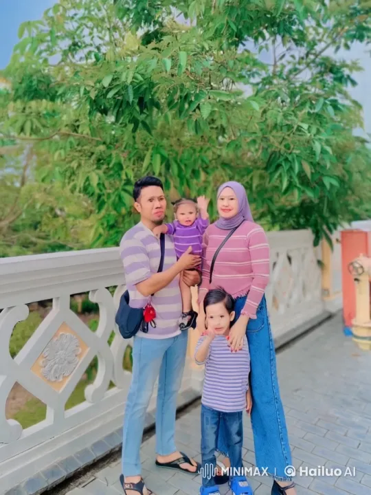 Family Practicing Kung Fu in Nature Setting – AI Generated Video | Hailuo AI