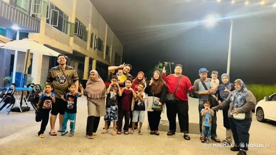 Family Kung Fu Showdown in Parking Lot – AI Generated Video | Hailuo AI