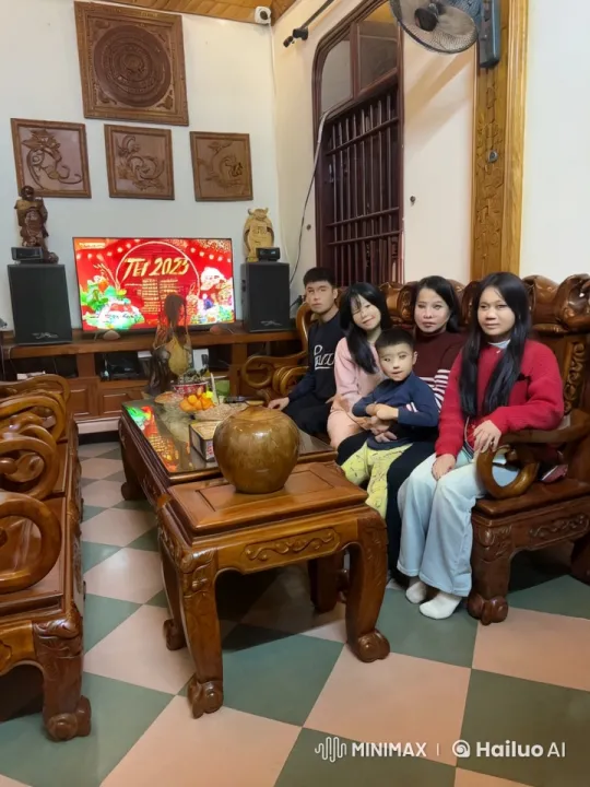 Traditional Living Room Hosts Energetic Kung Fu Display – AI Generated Video | Hailuo AI