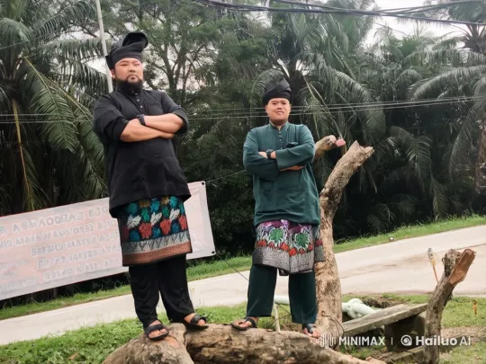 Silat Sparring Match: Warriors in Defensive and Offensive Maneuvers – AI Generated Video | Hailuo AI