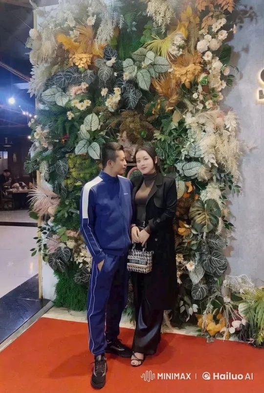 Couple's Confrontation on Red Carpet with Floral Background – AI Generated Video | Hailuo AI