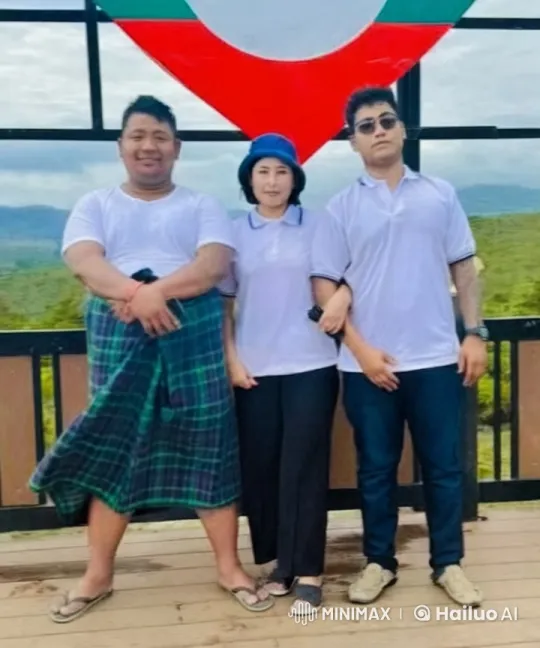 Three Practitioners Demonstrate Kung Fu on Wooden Platform – AI Generated Video | Hailuo AI