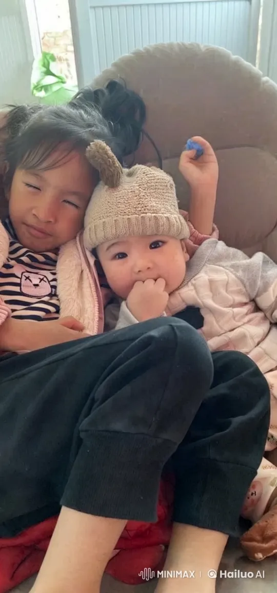 Children Play Kungfu in Cozy Chair with Gentle Punches – AI Generated Video | Hailuo AI