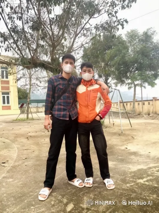 Friends Practicing Kungfu in Park Setting – AI Generated Video | Hailuo AI
