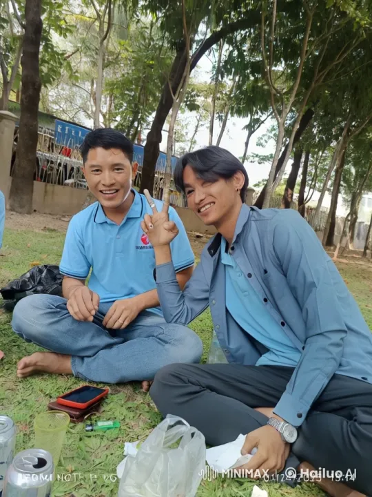 Kung Fu Fight in Peaceful Park Setting – AI Generated Video | Hailuo AI