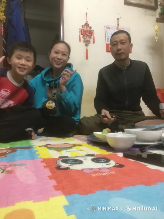 Family Gathering on Cartoon-Themed Playmat – AI Generated Video | Hailuo AI