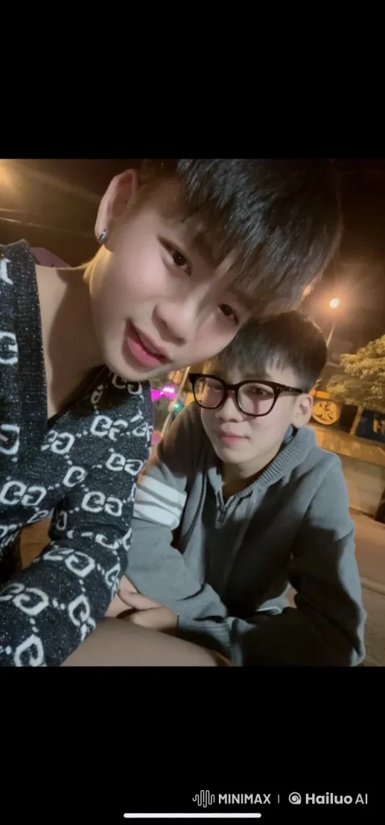 Nighttime Kung Fu Duel on Illuminated Sidewalk – AI Generated Video | Hailuo AI