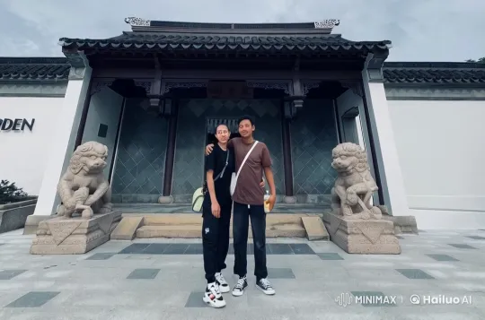 Traditional Chinese Building Backdrop for Intense Kung Fu Fight – AI Generated Video | Hailuo AI
