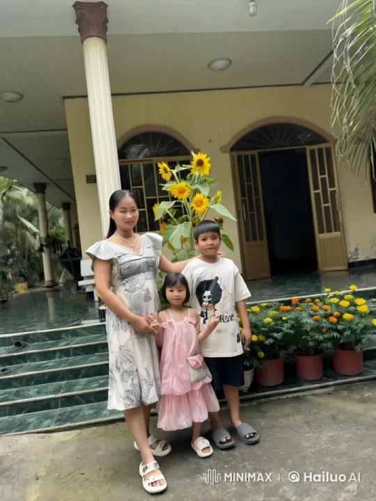 Family Practicing Kungfu in Front of Blooming Garden – AI Generated Video | Hailuo AI